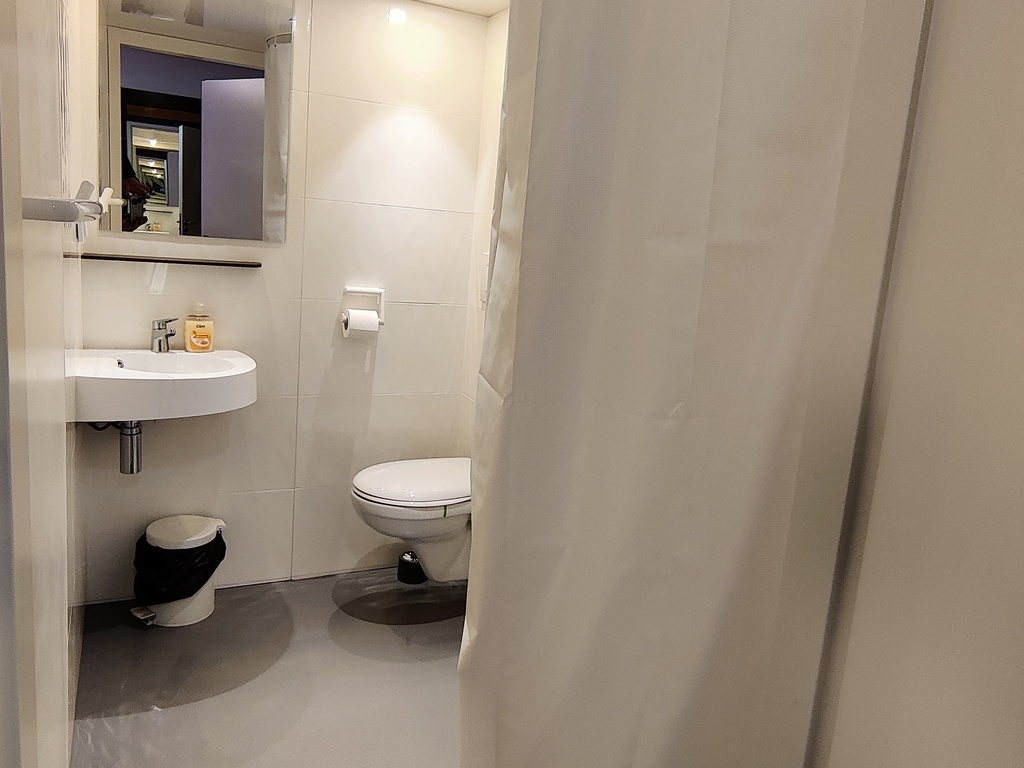 2hh superior kylpyhuone